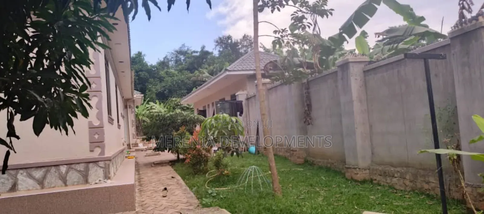6bdrm House in Gayaza, Wakiso / Wakiso for sale