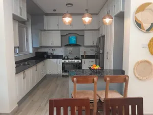 3bdrm Apartment in Kisugu, Makindye for sale