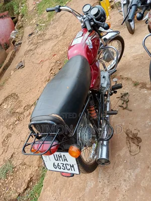 Bajaj Boxer 100 2025 Red