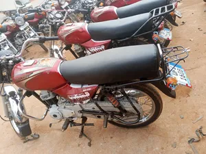 Bajaj Boxer 100 2023 Red