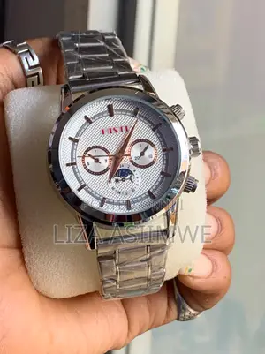 Men's Quartz Analog Watch With a Silver-Tone Stainless Steel