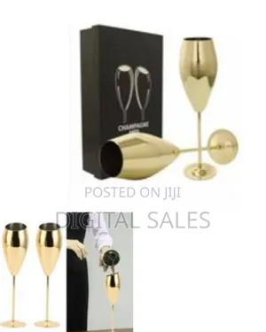 2-Piece Set of Champagne Glasses