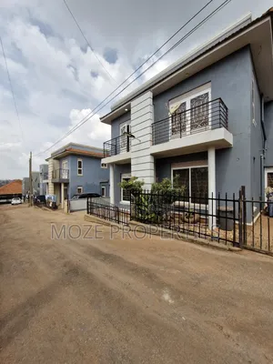 4bdrm Duplex in Kira Mamerito Road., Central Division for sale