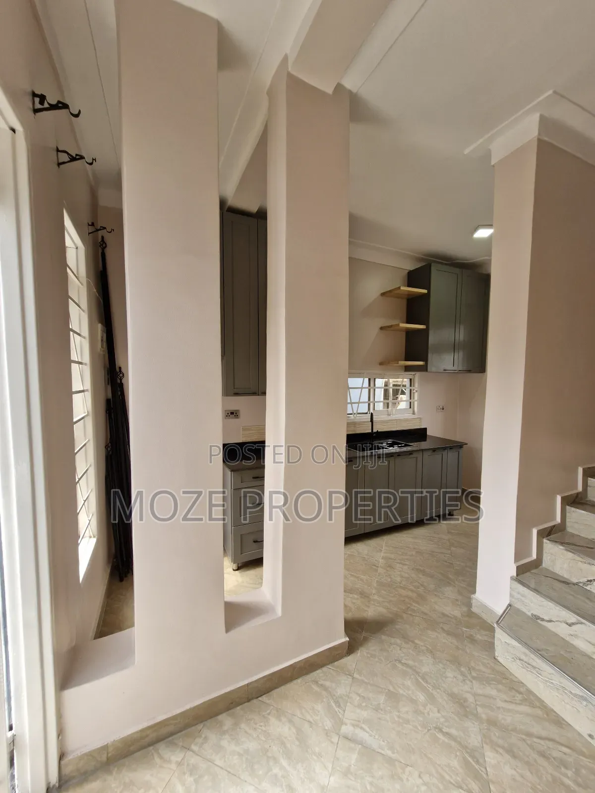 4bdrm Duplex in Kira Mamerito Road., Central Division for sale