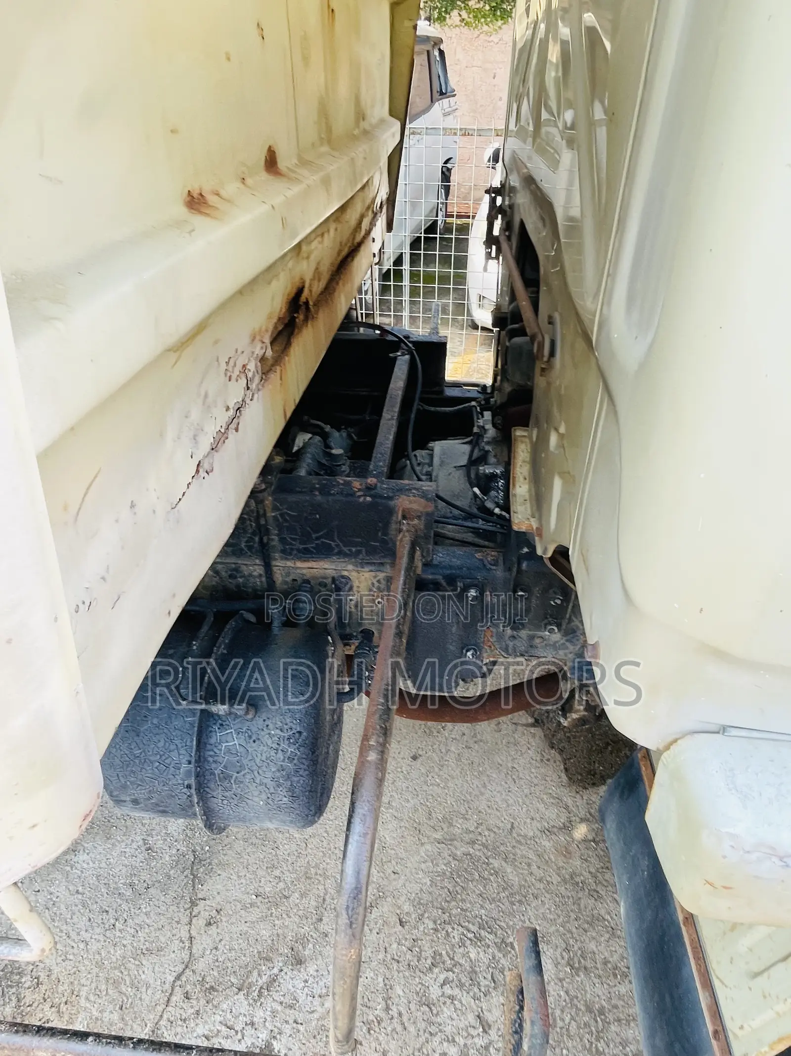 Fuso Dumper Round Light