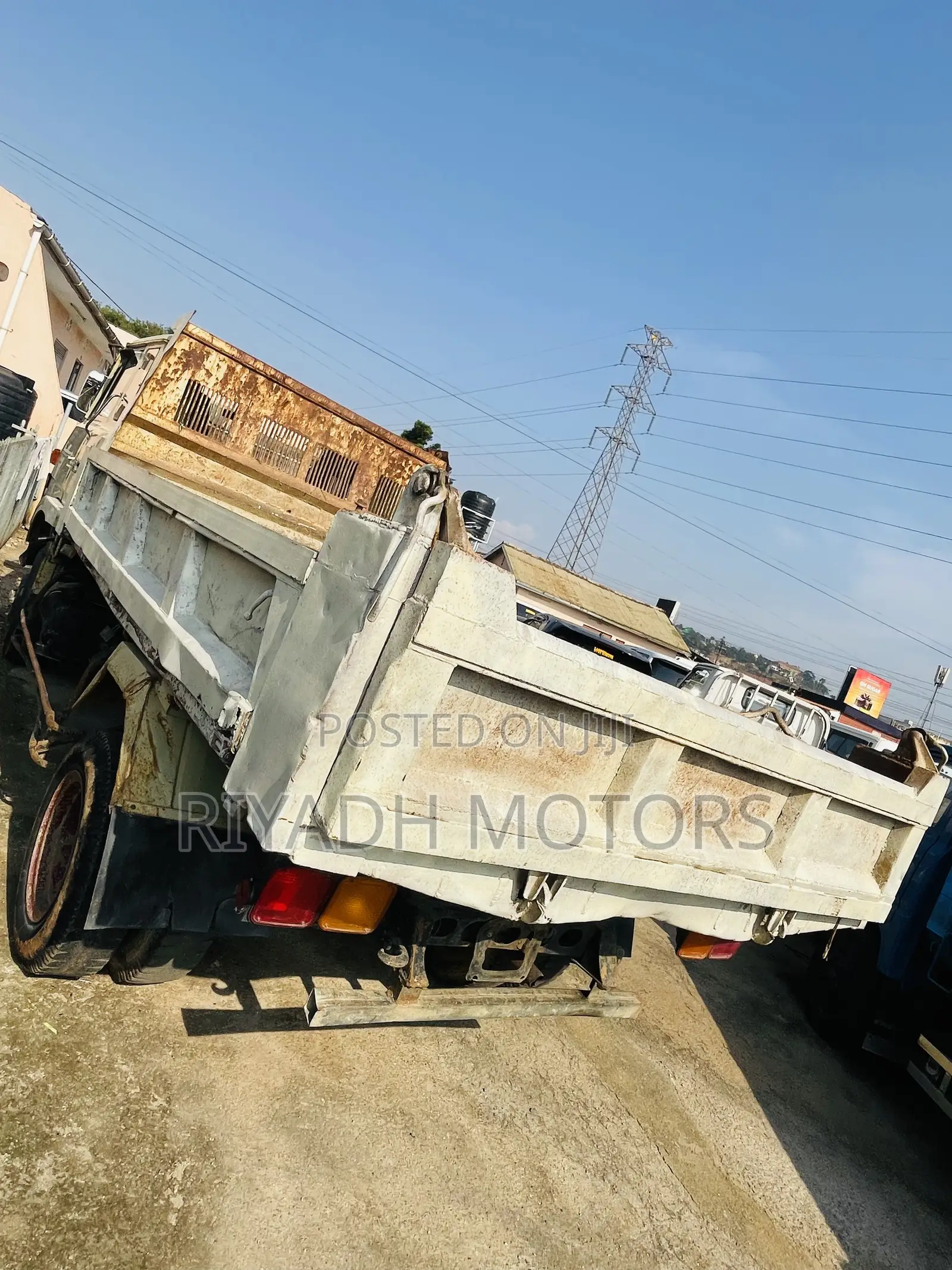 Fuso Dumper Round Light