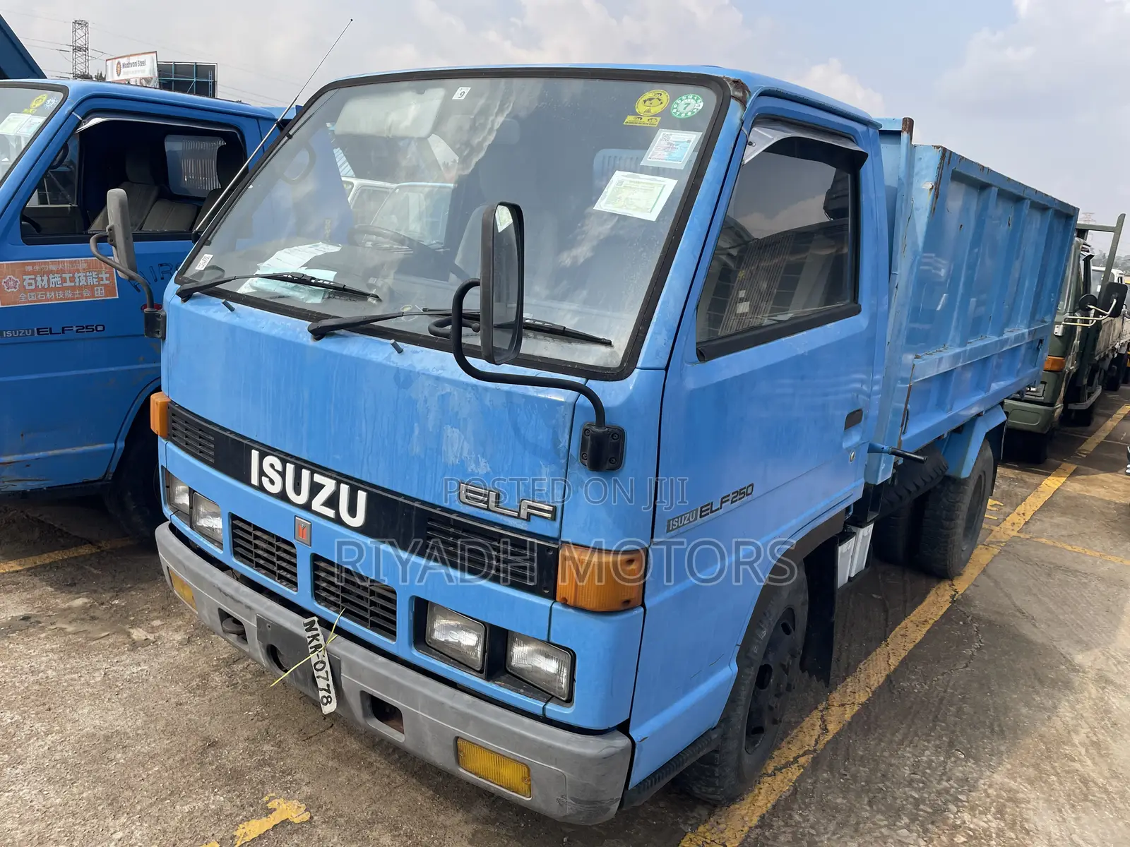 Isuzu Dumper With Big Tray