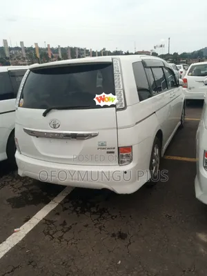 Toyota ISIS 1.8 L 2WD 2012 White