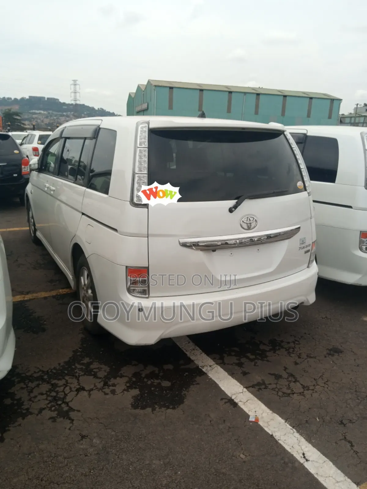 Toyota ISIS 1.8 L 2WD 2012 White