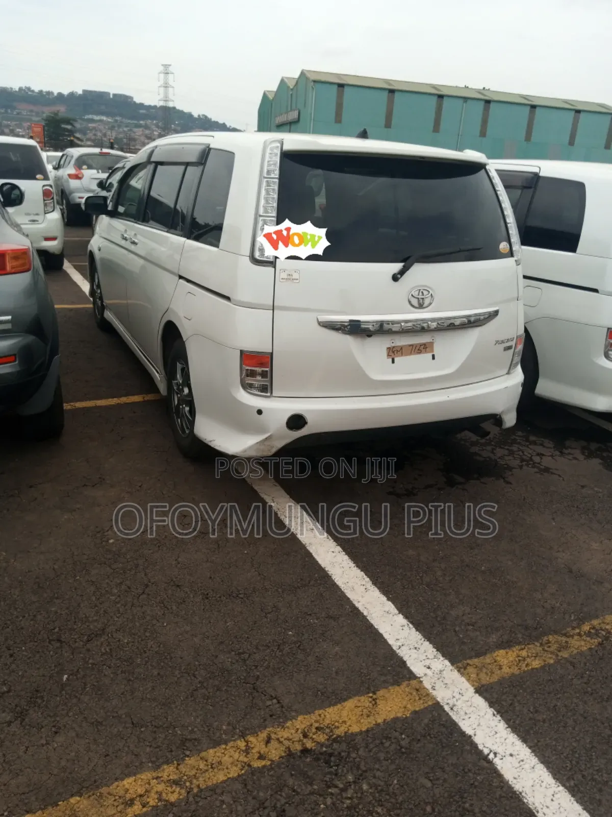 Toyota ISIS 1.8 Platana 2WD 2013 White