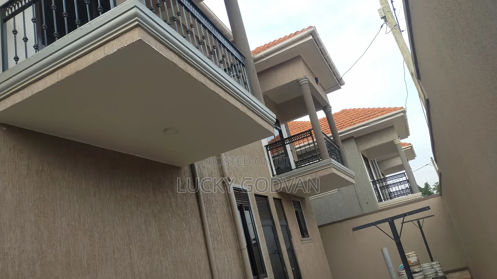 Furnished 5bdrm Mansion in Kira for sale