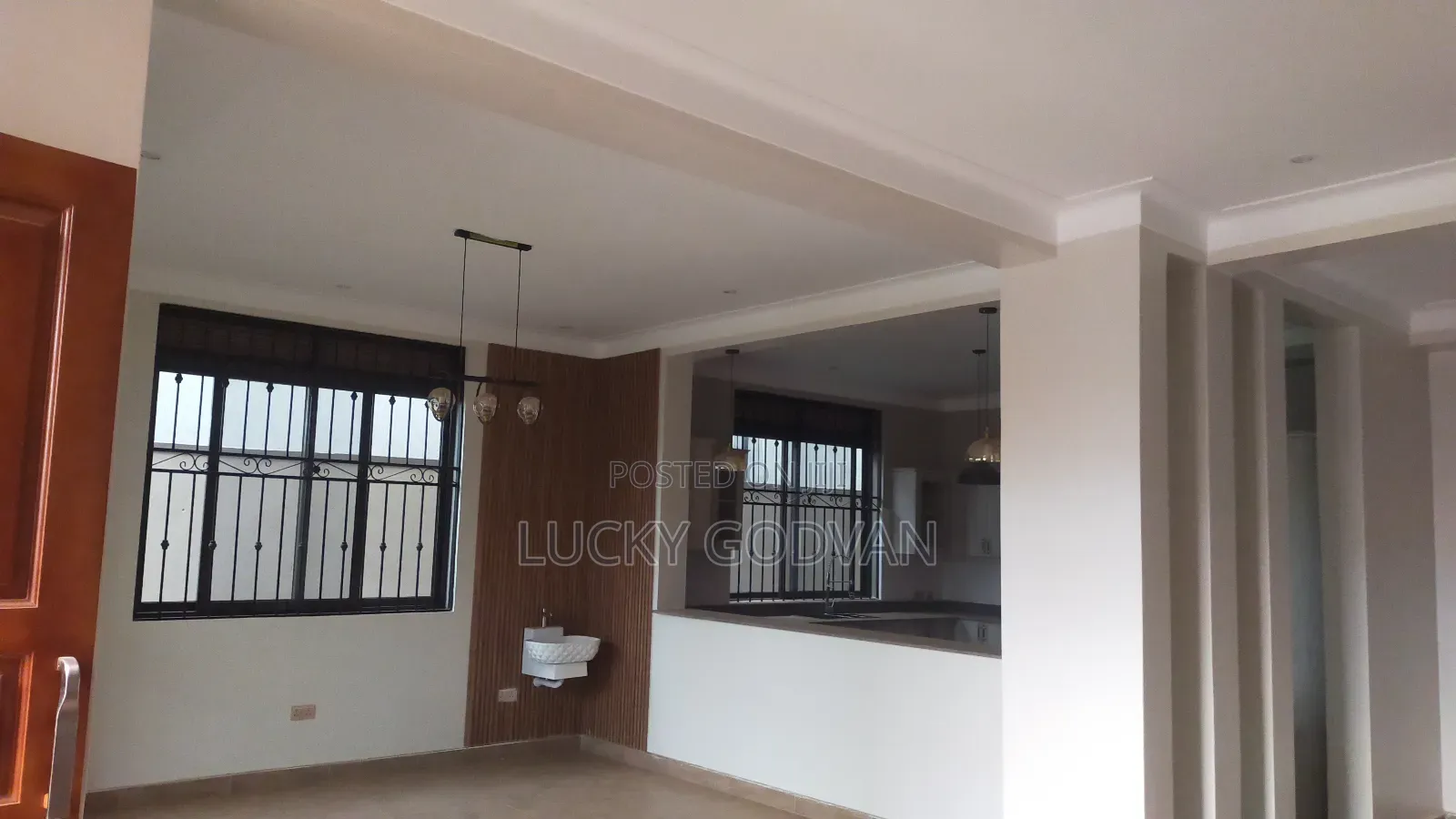Furnished 5bdrm Mansion in Kira for sale