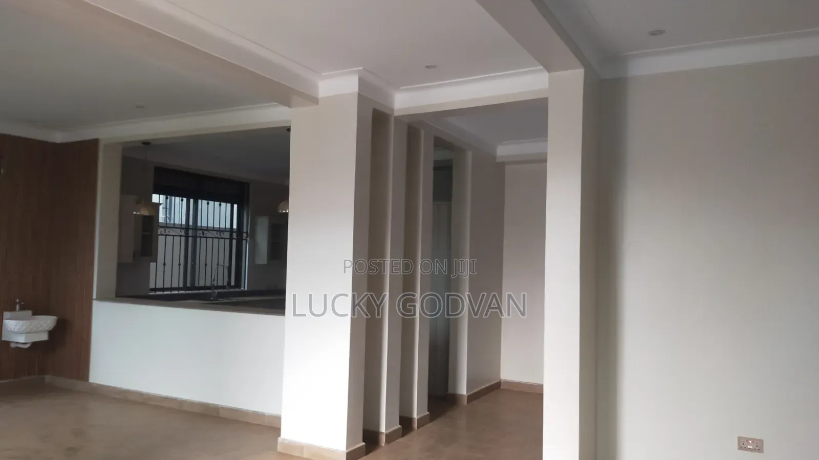 Furnished 5bdrm Mansion in Kira for sale