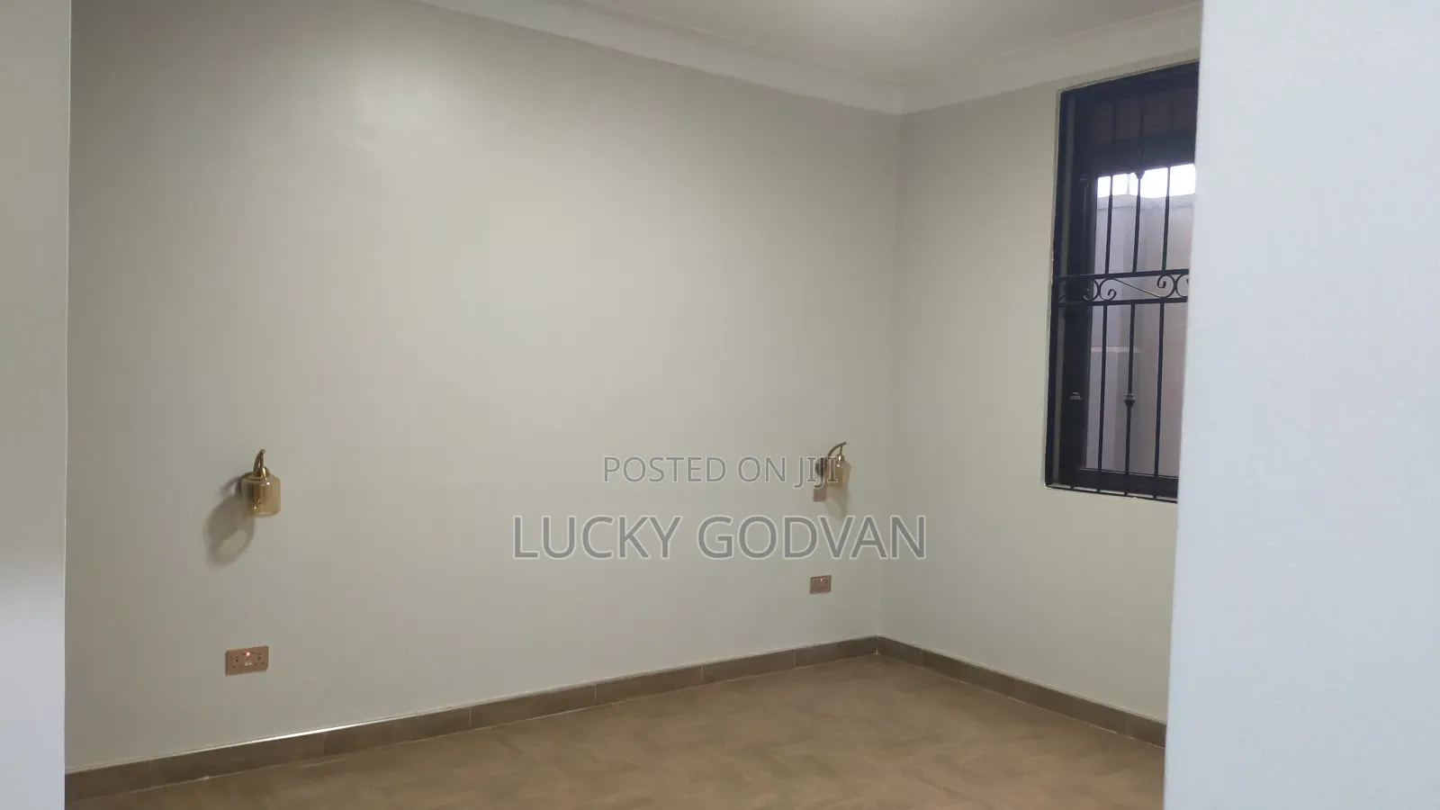 Furnished 5bdrm Mansion in Kira for sale