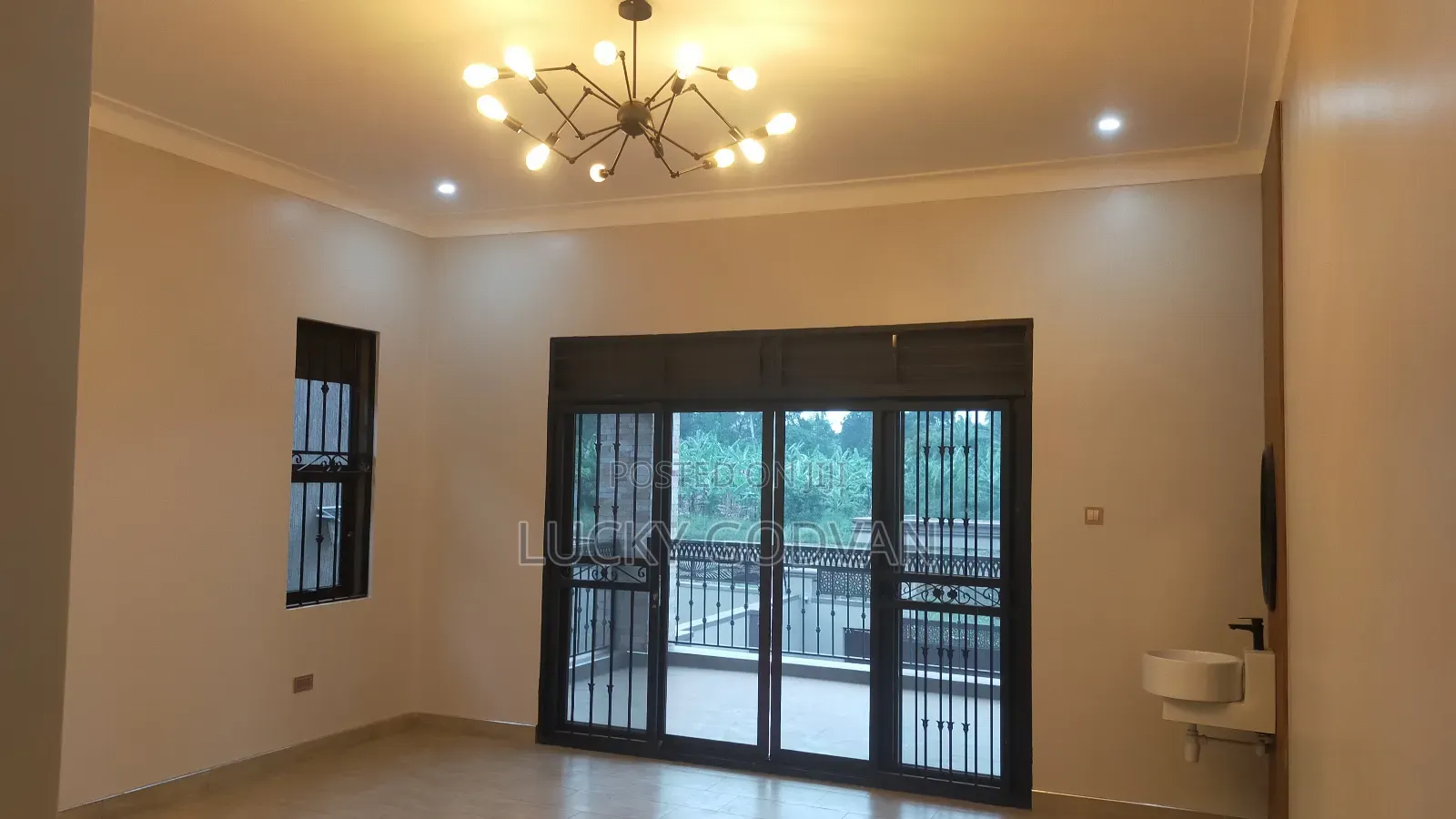Furnished 5bdrm Mansion in Kira for sale