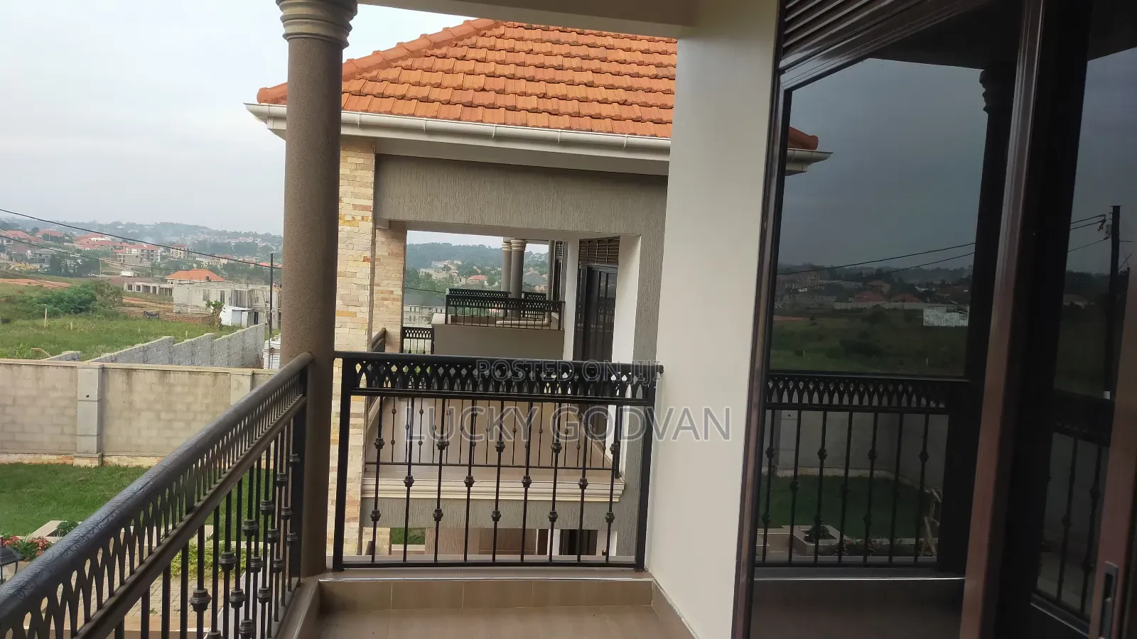Furnished 5bdrm Mansion in Kira for sale