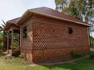 2bdrm House in Kakengerenge Town, Central Division for sale