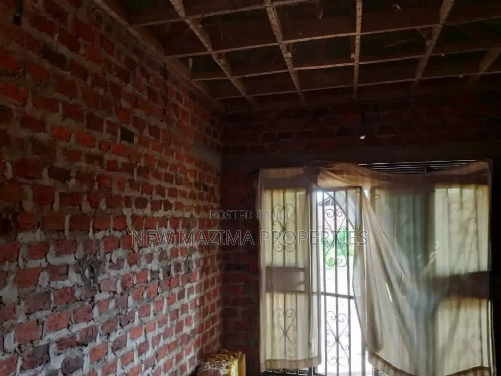 2bdrm House in Kakengerenge Town, Central Division for sale