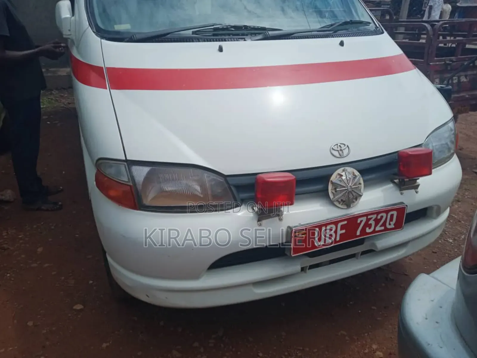 Toyota HiAce 1998 White