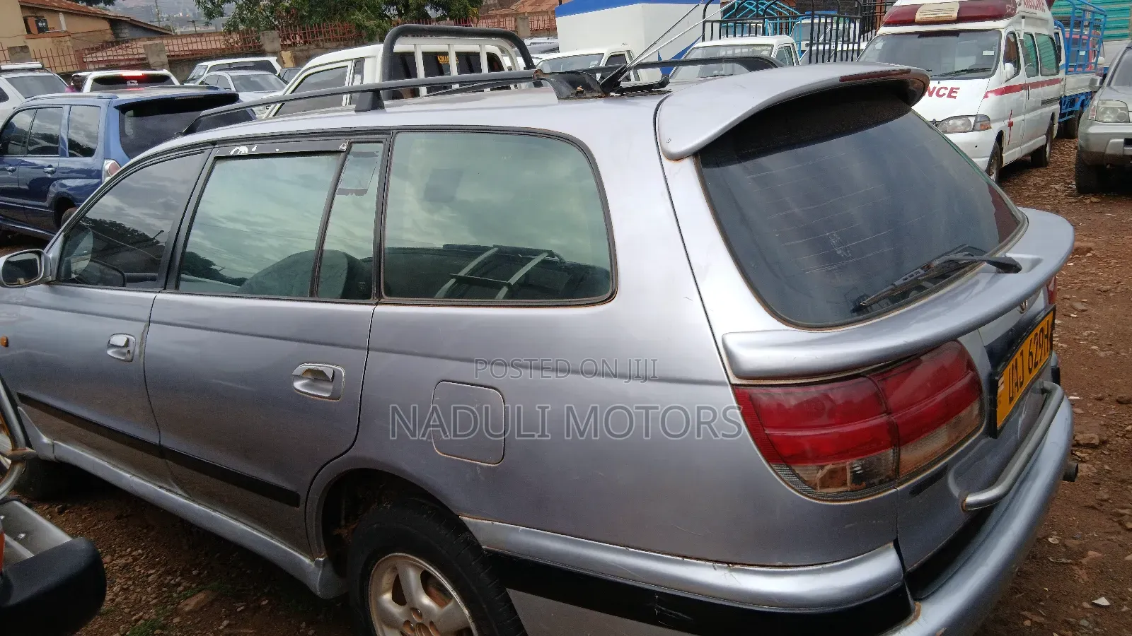Toyota Caldina 2000 Silver