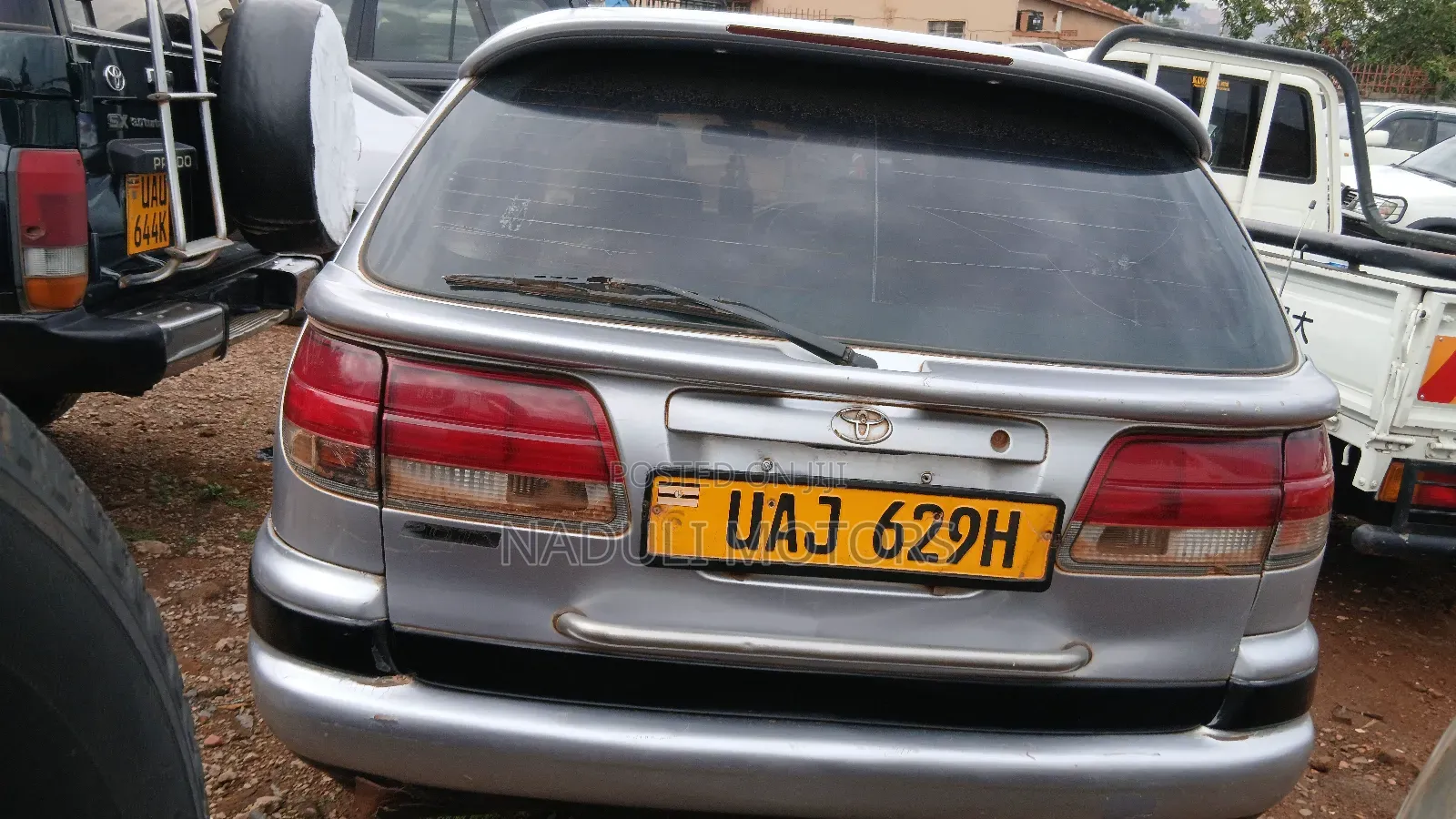 Toyota Caldina 2000 Silver