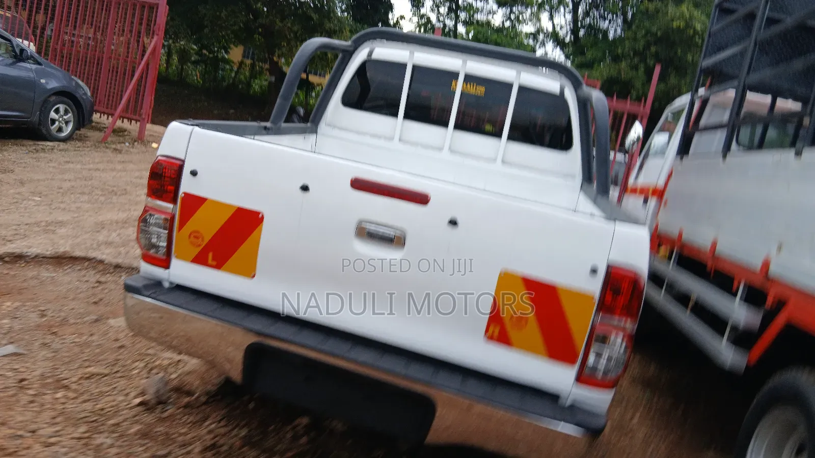 Toyota Hilux 2006 White