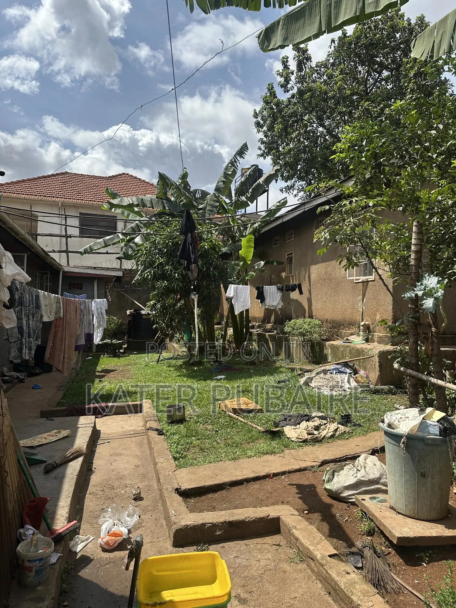 6bdrm House in Nsalo, Central Division for sale