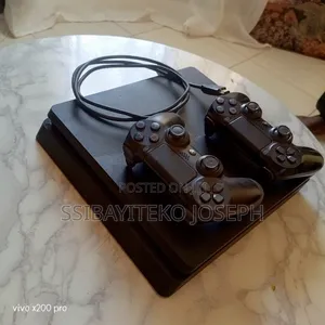 Playstation 4 Slim