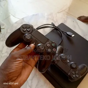 Playstation 4 Slim