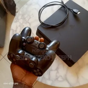 Playstation 4 Slim