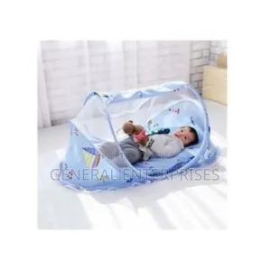 Portable, Foldable Baby Bed With a Built-in Mosquito Net.