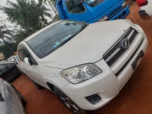 Toyota RAV4 2012 White