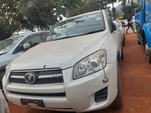 Toyota RAV4 2012 White