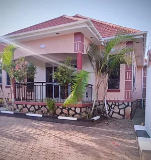 3bdrm House in Bwebajja Entebbe, Central Division for sale