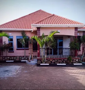 3bdrm House in Bwebajja Entebbe, Central Division for sale