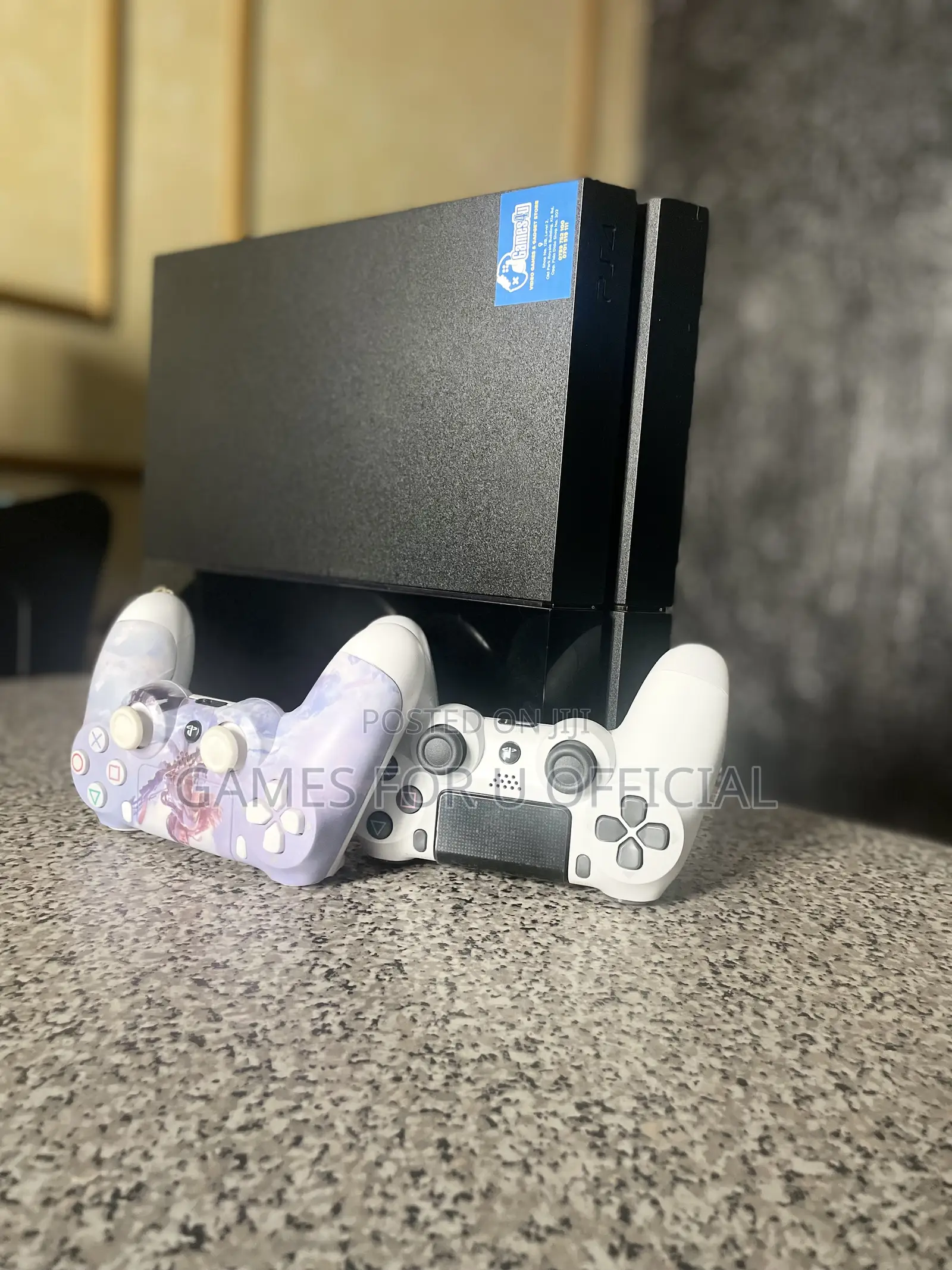 Ps4 Standard Chipped Console 2 Pads *8games