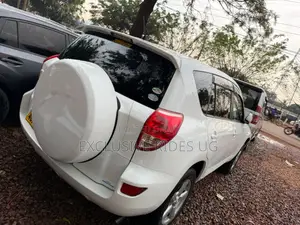 Toyota RAV4 2008 White