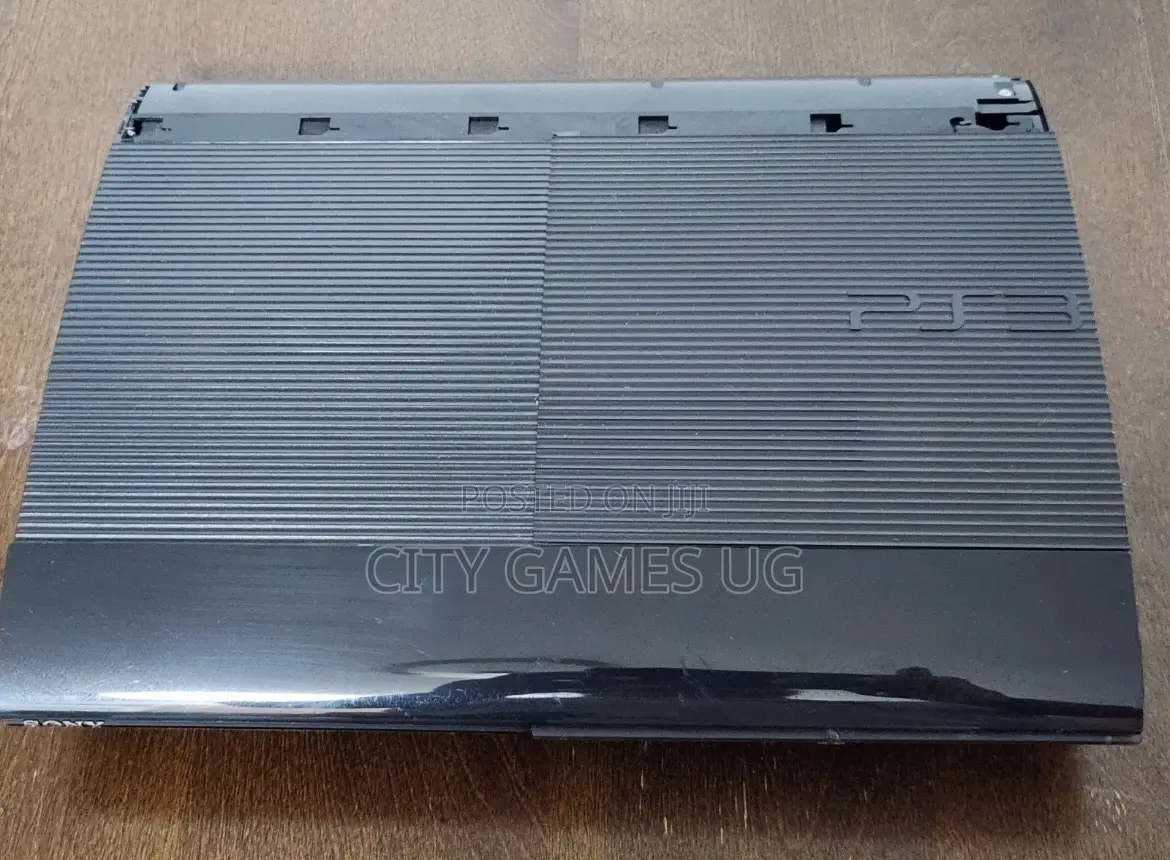 Playstation 3 Super Slim-Free Games 2pads Plug and Play
