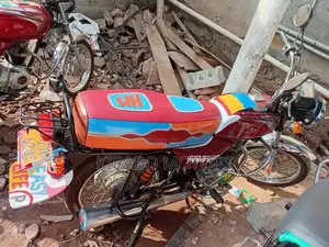 Bajaj Boxer 100 2025 Red