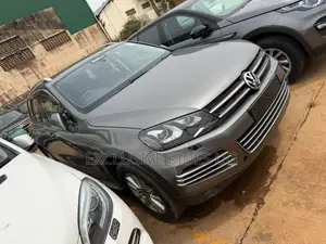 Volkswagen Touareg 2014 Gray
