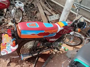 Bajaj Boxer 100 2023 Red