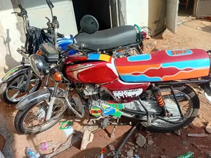 Bajaj Boxer 100 2023 Red