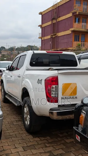 Nissan Navara 2018 White