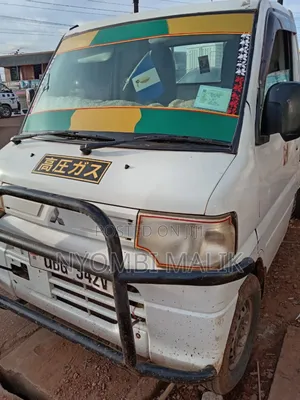 Mitsubishi Fuso 2006 White