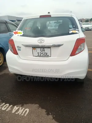 Toyota Vitz 2011 Pearl