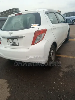 Toyota Vitz 2011 Pearl