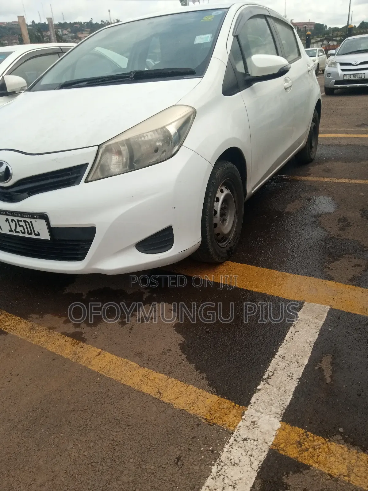 Toyota Vitz 2011 Pearl
