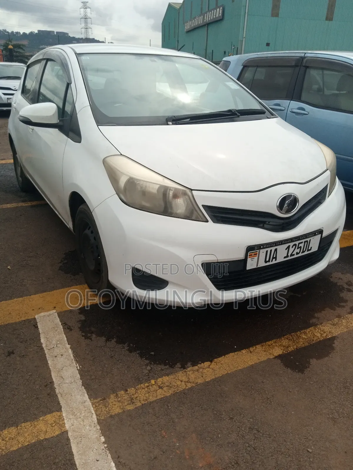 Toyota Vitz 2011 Pearl