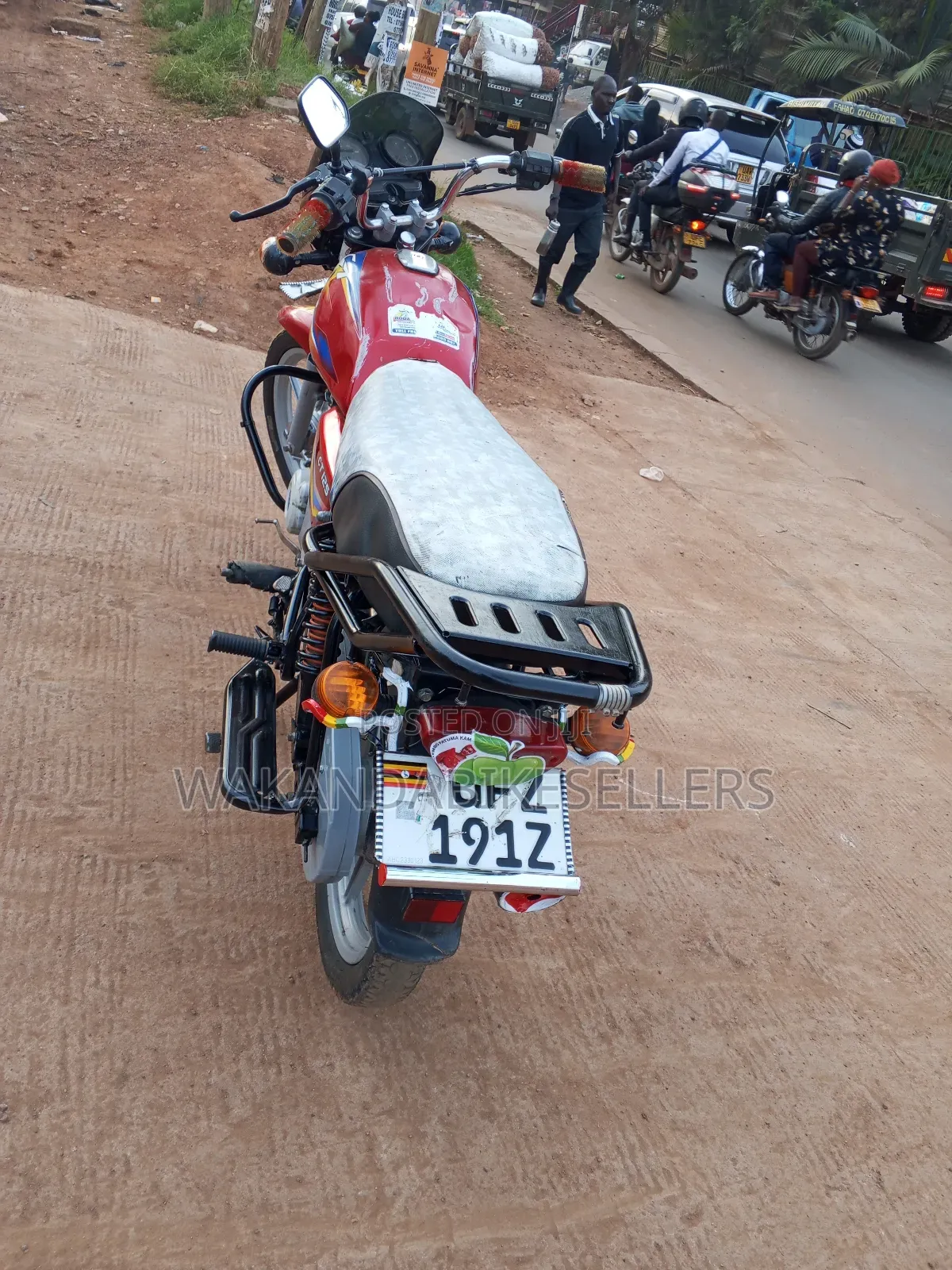 Bajaj Boxer 125 2023 Red