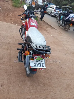 Bajaj Boxer 125 2023 Red
